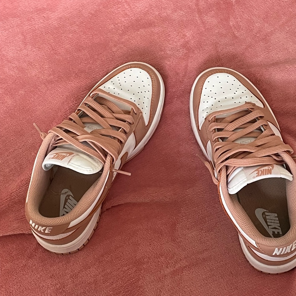 Nike dunks ”rose gold”